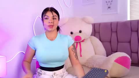 Sophia Carson online show from 10/05/25, 05:33