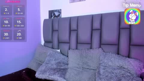 Snapshot of sophia_lemos chatting on 02/08/25, 02:05 Sofia  online show from 02/08/25, 02:05