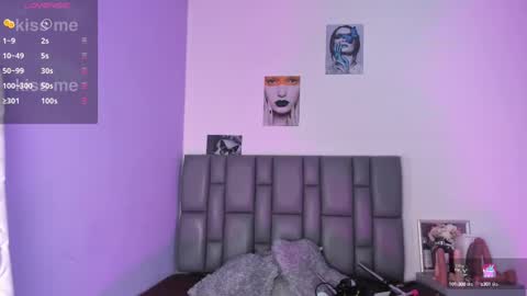 Snapshot of sophia_lemos chatting on 03/11/25, 02:07 Sofia  online show from 03/11/25, 02:07