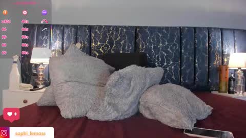 Sofia  online show from 11/25/25, 08:20