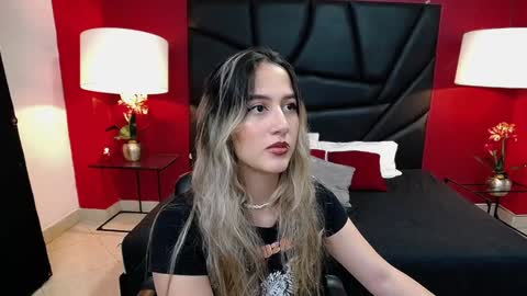 Snapshot of sophia_loreenn chatting on 01/11/25, 12:50 Sofia online show from 01/11/25, 12:50