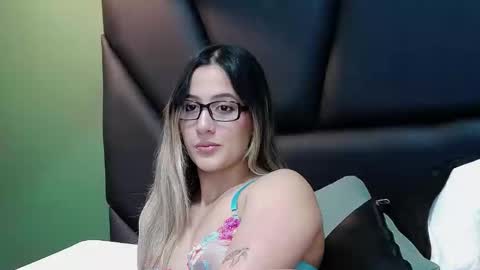 Snapshot of sophia_loreenn chatting on 01/27/25, 02:35 Sofia online show from 01/27/25, 02:35
