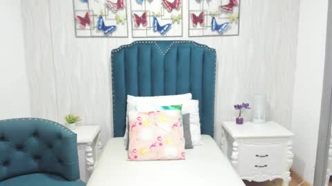 Snapshot of sophia_lorenns chatting on 05/14/26, 11:39 Sophia online show from 05/14/26, 11:39