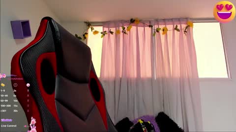 Snapshot of sophia_milano chatting on 01/10/25, 12:26 sophia_milano online show from 01/10/25, 12:26