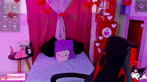 Snapshot of sophia_milano chatting on 02/18/25, 12:17 sophia_milano online show from 02/18/25, 12:17