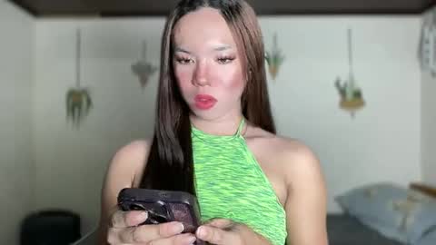 Snapshot of sophia_miller69x chatting on 02/23/25, 01:42 SOPHIA online show from 02/23/25, 01:42