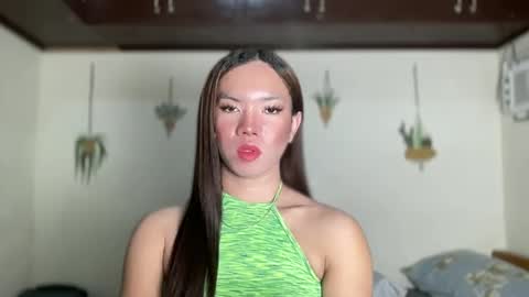 Snapshot of sophia_miller69x chatting on 02/23/25, 04:46 SOPHIA online show from 02/23/25, 04:46