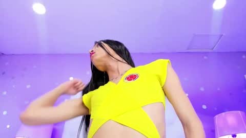 Snapshot of sophia_models chatting on 01/08/25, 10:48 Sophia  online show from 01/08/25, 10:48