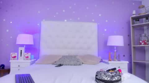 Snapshot of sophia_models chatting on 03/04/25, 07:32 Sophia  online show from 03/04/25, 07:32