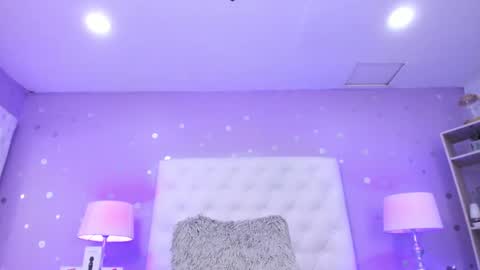 Snapshot of sophia_models chatting on 03/12/25, 11:01 Sophia  online show from 03/12/25, 11:01