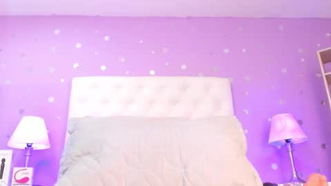 Snapshot of sophia_models chatting on 09/09/25, 07:57 Sophia  online show from 09/09/25, 07:57