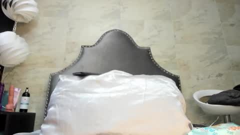 Sophia  online show from 02/17/26, 06:58