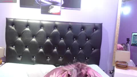 Snapshot of sophia_ny chatting on 12/26/24, 07:49 SOPHIA online show from 12/26/24, 07:49