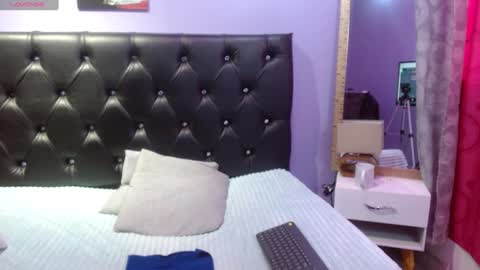 Snapshot of sophia_ny chatting on 12/28/24, 09:30 SOPHIA online show from 12/28/24, 09:30