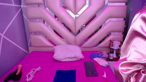 Snapshot of sophia_ny chatting on 02/21/25, 08:38 SOPHIA online show from 02/21/25, 08:38