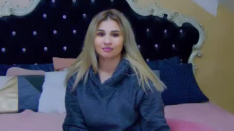 sophia smith4146 online show from 02/12/25, 01:41