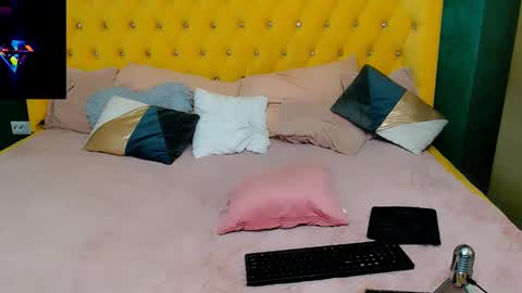 sophia smith4146 online show from 02/23/25, 06:17