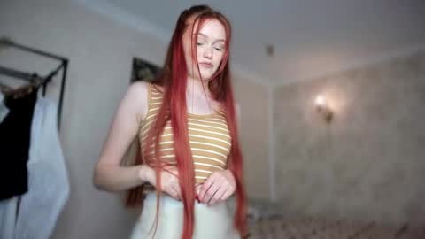 Snapshot of sophia_turn chatting on 09/21/25, 11:23 Sophia online show from 09/21/25, 11:23