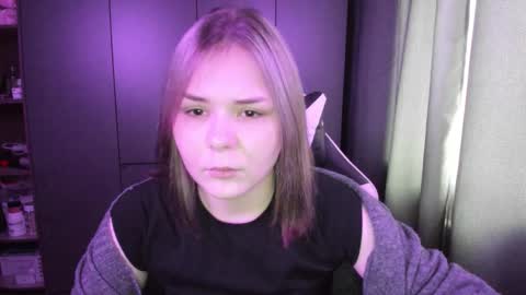 Snapshot of sophia_xi chatting on 12/22/25, 06:21 Sophia online show from 12/22/25, 06:21