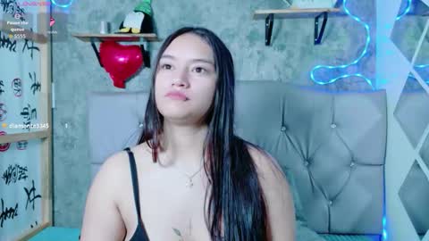 Snapshot of sophia_xoxo1 chatting on 03/18/26, 11:35 Sophie online show from 03/18/26, 11:35