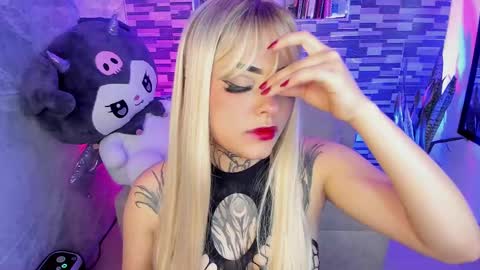 Sophia online show from 10/12/25, 11:59