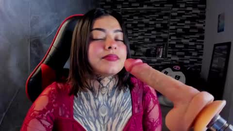 Snapshot of sophiaa_cherry chatting on 05/16/26, 08:07 Sophia online show from 05/16/26, 08:07