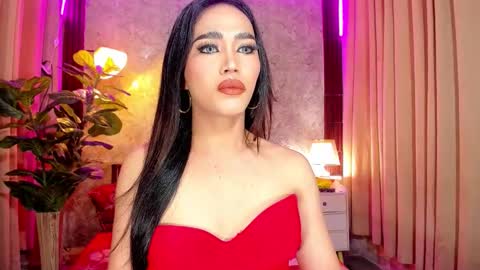 Snapshot of sophiaandresx chatting on 11/22/25, 08:02 UR HOT SOPHIA online show from 11/22/25, 08:02