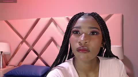 Snapshot of sophiabloss chatting on 09/19/25, 03:30 Sophie online show from 09/19/25, 03:30