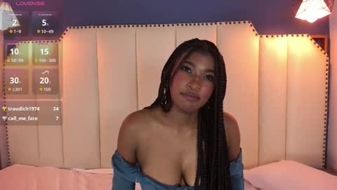 Snapshot of sophiabloss chatting on 10/11/25, 05:17 Sophie online show from 10/11/25, 05:17