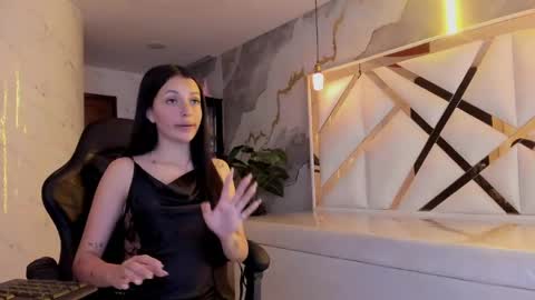 Snapshot of sophiadoll_tf chatting on 05/20/26, 09:43 sophiadoll_tf online show from 05/20/26, 09:43