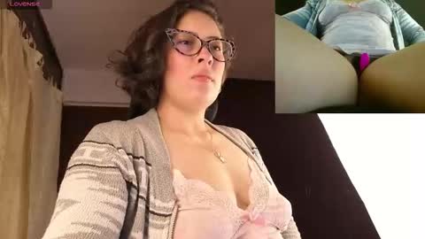 Snapshot of sophiadumont chatting on 11/04/25, 01:38 Sophia online show from 11/04/25, 01:38