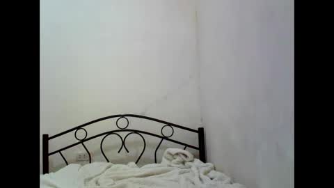 Snapshot of sophialaurel chatting on 09/11/25, 03:23 sophialaurel online show from 09/11/25, 03:23