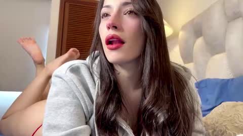 Snapshot of sophiarommie chatting on 03/15/26, 06:03 sophiarommie online show from 03/15/26, 06:03