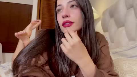 Snapshot of sophiarommie chatting on 05/12/26, 05:48 sophiarommie online show from 05/12/26, 05:48