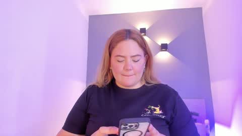 Snapshot of sophiarossee chatting on 01/24/25, 12:31 Sofi online show from 01/24/25, 12:31