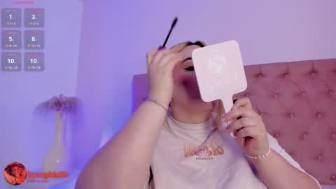 Snapshot of sophiarossee chatting on 10/24/25, 12:12 Sofi online show from 10/24/25, 12:12