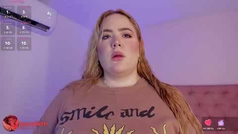 Snapshot of sophiarossee chatting on 11/26/25, 12:17 Sofi online show from 11/26/25, 12:17