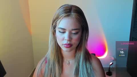 Sophia Smith online show from 10/30/25, 10:21