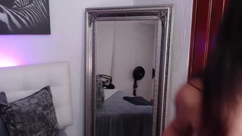   online show from 11/27/25, 08:22