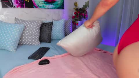 Snapshot of sophicarter_ chatting on 05/16/26, 07:56 online show from 05/16/26, 07:56
