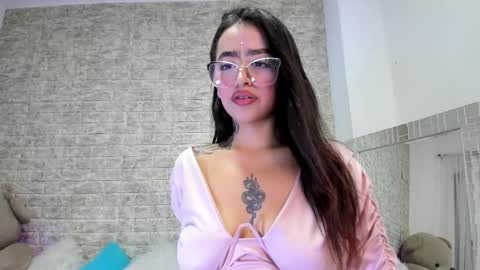 Snapshot of sophicarter_ chatting on 05/19/26, 07:53 online show from 05/19/26, 07:53
