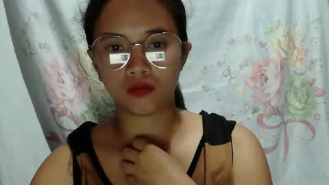 sophie_193 online show from 05/23/26, 06:01