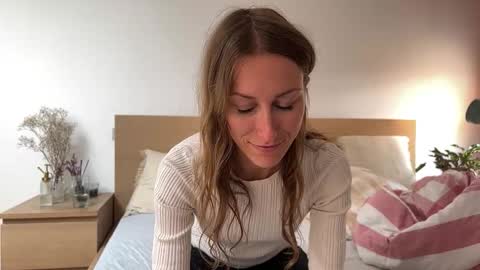 Snapshot of sophie_amalia chatting on 09/30/25, 12:21 sophie_amalia online show from 09/30/25, 12:21