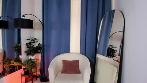 Sophia online show from 05/12/26, 01:52