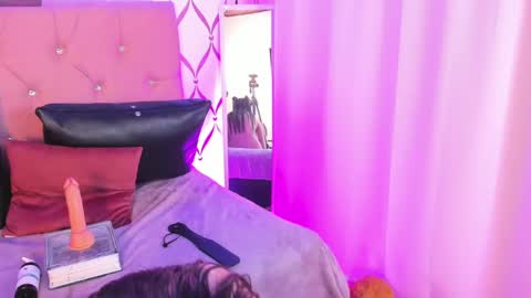 Snapshot of sophie_bunny1 chatting on 12/15/24, 07:57 Sophie online show from 12/15/24, 07:57