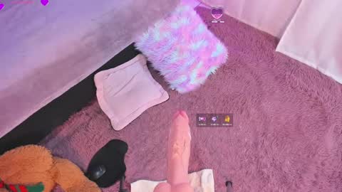 Snapshot of sophie_bunny1 chatting on 03/06/25, 04:08 Sophie online show from 03/06/25, 04:08