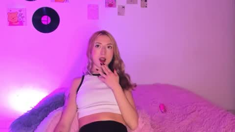 Sophie online show from 02/19/26, 06:53