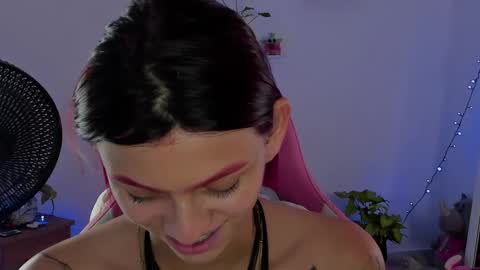 Snapshot of sophie_dolly_ chatting on 12/13/24, 08:37 sophie doll online show from 12/13/24, 08:37