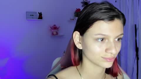 Snapshot of sophie_dolly_ chatting on 01/24/25, 10:51 sophie doll online show from 01/24/25, 10:51