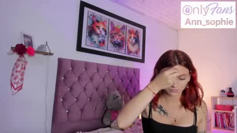 Snapshot of sophie_dolly_ chatting on 09/18/25, 10:23 sophie doll online show from 09/18/25, 10:23